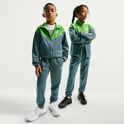 Nike Sportswear Dri-FIT Genç Çocuk Eşofmanı. Nike TR
